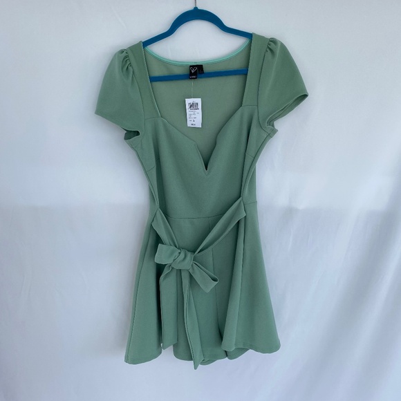 Windsor Pants - Windsor Sage Green Short Sleeve Romper with Belt NWT